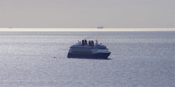 DISNEY MAGIC at Dover - Photo: © Ian Boyle, 6th July 2010 - www.simplonpc.co.uk