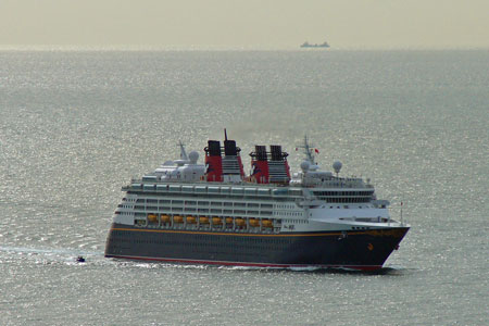 DISNEY MAGIC at Dover - Photo: © Ian Boyle, 6th July 2010 - www.simplonpc.co.uk