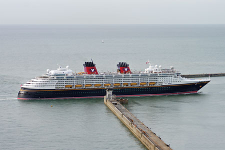 DISNEY MAGIC at Dover - Photo: © Ian Boyle, 6th July 2010 - www.simplonpc.co.uk