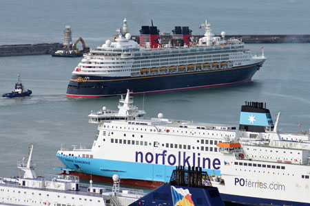 DISNEY MAGIC at Dover - Photo: © Ian Boyle, 6th July 2010 - www.simplonpc.co.uk