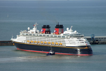 DISNEY MAGIC at Dover - Photo: © Ian Boyle, 6th July 2010 - www.simplonpc.co.uk