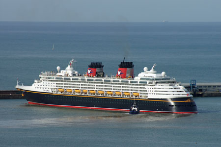 DISNEY MAGIC at Dover - Photo: © Ian Boyle, 6th July 2010 - www.simplonpc.co.uk