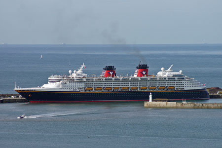 DISNEY MAGIC at Dover - Photo: © Ian Boyle, 6th July 2010 - www.simplonpc.co.uk