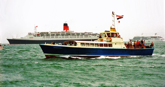 Bournemouth Belle & QE2- Photo:  Peter Lamb 1994