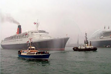 Poole Belle, QE2 & QM2 - Photo:  Peter Lamb