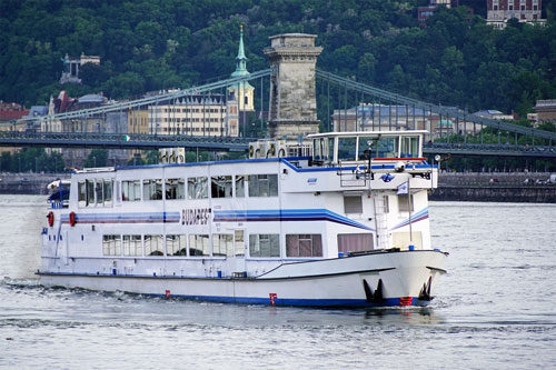 BUDAPEST - EMERALD SKY Cruise - Budapest-Bucharest - Photo: © Ian Boyle, 14th May 2016 - www.simplonpc.co.uk