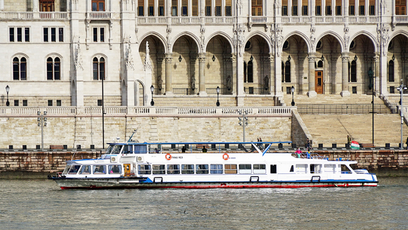 Mathias Rex_160514 - EMERALD SKY Cruise - Budapest-Bucharest - Photo: © Ian Boyle, 14th May 2016 - www.simplonpc.co.uk