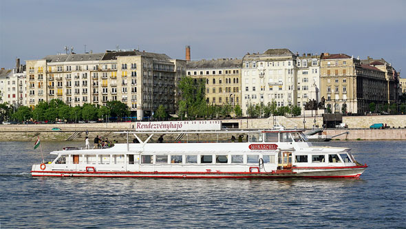 Monarchia_160514 - EMERALD SKY Cruise - Budapest-Bucharest - Photo: © Ian Boyle, 14th May 2016 - www.simplonpc.co.uk