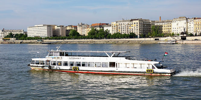 SZODLIGET_160514_9607 - EMERALD SKY Cruise - Budapest-Bucharest - Photo: © Ian Boyle, 14th May 2016 - www.simplonpc.co.uk