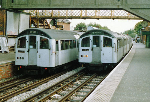 Epping-Ongar - Photo: ©1986 Ian Boyle - www.simplompc.co.uk - Simplon Postcards