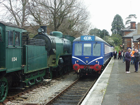 Epping-Ongar - Photo: ©2005 Ian Boyle - www.simplompc.co.uk - Simplon Postcards