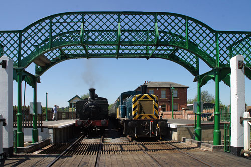 Epping Ongar Railway - Photo: ©2012 Ian Boyle - www.simplompc.co.uk - Simplon Postcards