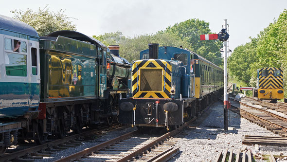 Epping Ongar Railway - Photo: ©2012 Ian Boyle - www.simplompc.co.uk - Simplon Postcards