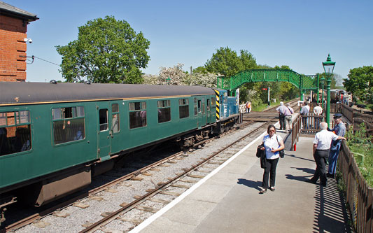 Epping Ongar Railway - Photo: ©2012 Ian Boyle - www.simplompc.co.uk - Simplon Postcards