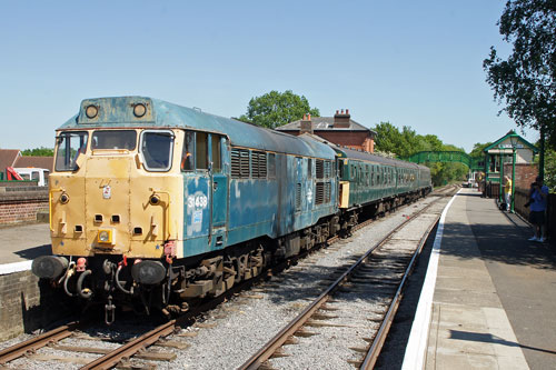 Epping Ongar Railway - Photo: ©2012 Ian Boyle - www.simplompc.co.uk - Simplon Postcards