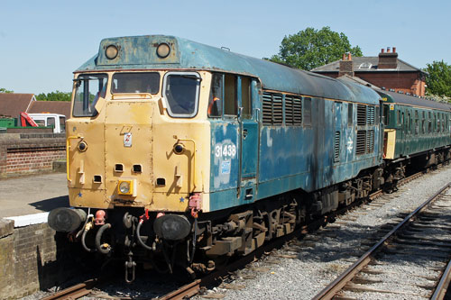 Epping Ongar Railway - Photo: ©2012 Ian Boyle - www.simplompc.co.uk - Simplon Postcards