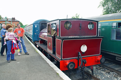 Epping Ongar Railway - Photo: ©2012 Ian Boyle - www.simplompc.co.uk - Simplon Postcards