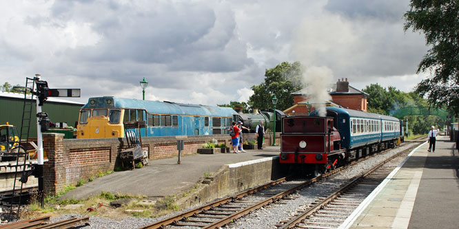 Epping Ongar Railway - Photo: ©2012 Ian Boyle - www.simplompc.co.uk - Simplon Postcards