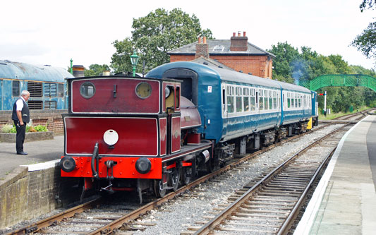 Epping Ongar Railway - Photo: ©2012 Ian Boyle - www.simplompc.co.uk - Simplon Postcards