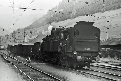 ÖBB Class 197 - Photo: ©1974 Ian Boyle - www.simplonpc.co.uk - Simplon Postcards