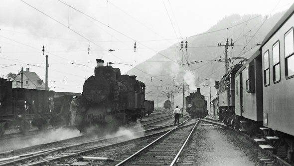 ÖBB Class 197 - Photo: ©1974 Ian Boyle - www.simplonpc.co.uk - Simplon Postcards