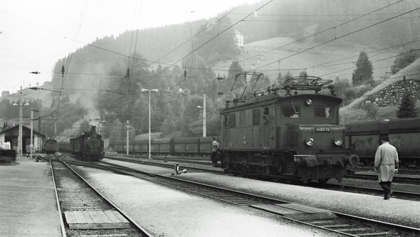 ÖBB Class 97 - Photo: ©1974 Ian Boyle - www.simplonpc.co.uk - Simplon Postcards