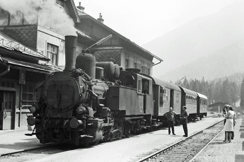 ÖBB Class 97 - Photo: ©1974 Ian Boyle - www.simplonpc.co.uk - Simplon Postcards