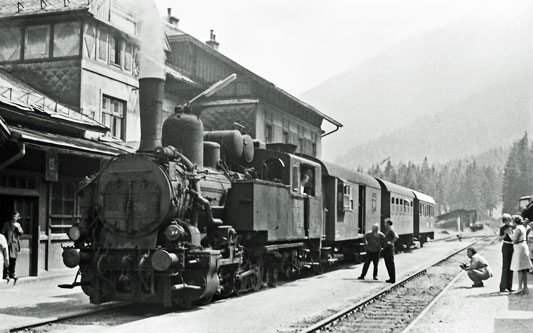 ÖBB Class 97 - Photo: ©1974 Ian Boyle - www.simplonpc.co.uk - Simplon Postcards