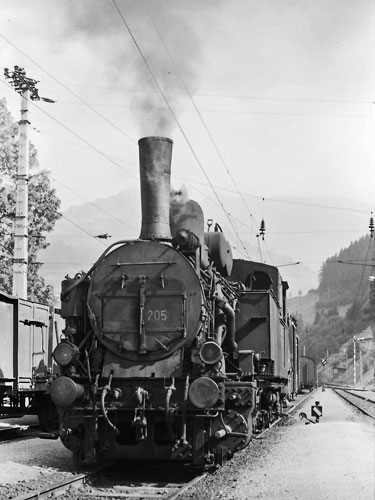 ÖBB Class 97 - Photo: ©1974 Ian Boyle - www.simplonpc.co.uk - Simplon Postcards