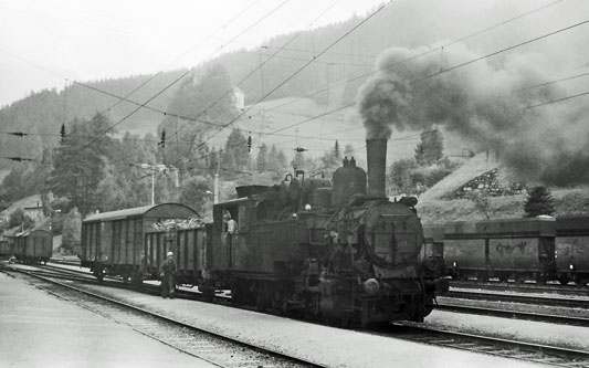 ÖBB Class 97 - Photo: ©1974 Ian Boyle - www.simplonpc.co.uk - Simplon Postcards