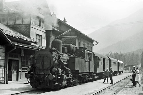 ÖBB Class 97 - Photo: ©1974 Ian Boyle - www.simplonpc.co.uk - Simplon Postcards