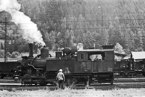 ÖBB Class 97 - Photo: ©1974 Ian Boyle - www.simplonpc.co.uk - Simplon Postcards