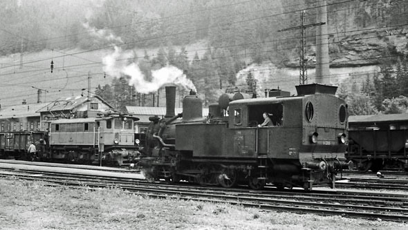 ÖBB Class 97 - Photo: ©1974 Ian Boyle - www.simplonpc.co.uk - Simplon Postcards