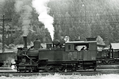 ÖBB Class 97 - Photo: ©1974 Ian Boyle - www.simplonpc.co.uk - Simplon Postcards