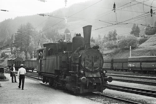 ÖBB Class 97 - Photo: ©1974 Ian Boyle - www.simplonpc.co.uk - Simplon Postcards