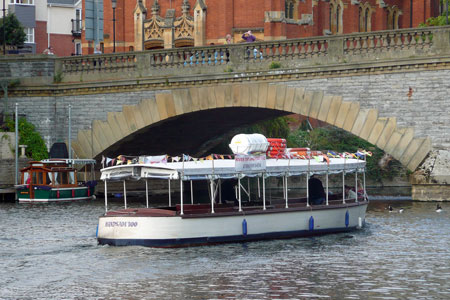 HANDSAM TOO (1934) - River Avon, Evesham - Photo: © Ian Boyle, 24th September 2011