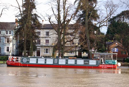 SPIRIT OF FREEDOM - River Avon, Evesham - Photo: ©2007  Ian Boyle