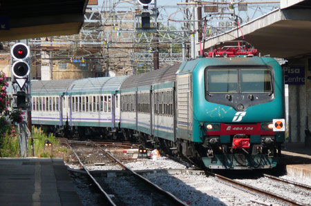 Train at  Livorno - Photo: © Ian Boyle, 23rd August 2009