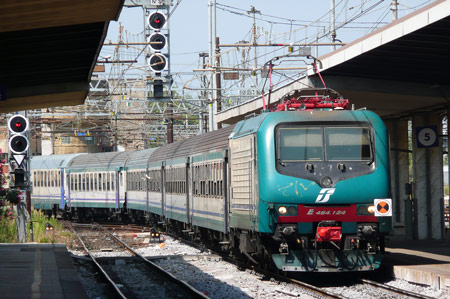 Train at  Livorno - Photo: © Ian Boyle, 23rd August 2009