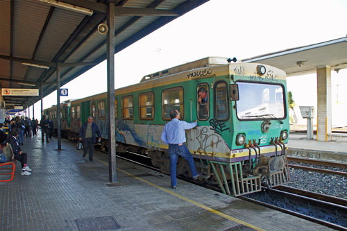 Ferrovie della Sardegna - Photo: © Ian Boyle, 25th August 2009 - www.simplompc.co.uk - Simplon Postcards