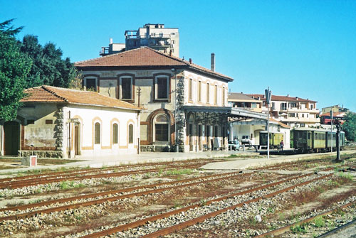 Tren Verde - Ferrovie della Sardegna - Photo: ©2011 Mike Tedstone - www.simplompc.co.uk - Simplon Postcards