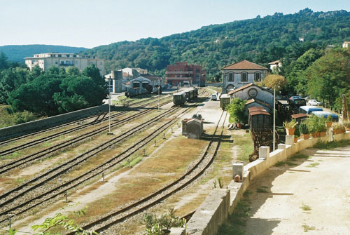 Tren Verde - Ferrovie della Sardegna - Photo: ©2011 Mike Tedstone - www.simplompc.co.uk - Simplon Postcards