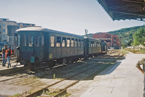 Tren Verde - Ferrovie della Sardegna - Photo: ©2011 Mike Tedstone - www.simplompc.co.uk - Simplon Postcards