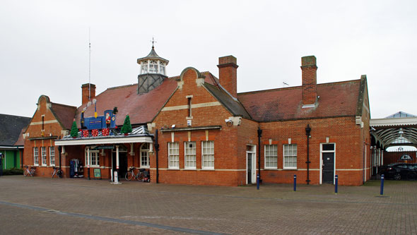 Felixstowe Branch - Photo: ©2012 Ian Boyle - www.simplonpc.co.uk