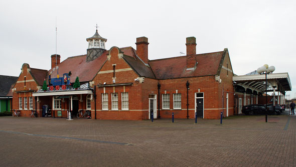 Felixstowe Branch - Photo: ©2012 Ian Boyle - www.simplonpc.co.uk