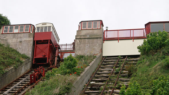 FOLKESTONE LEAS CLIFF LIFT - Photo: © Ian Boyle, 10th May 2007 - www.simplonpc.co.uk