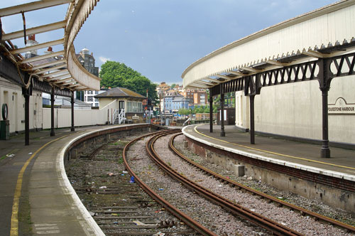 FOLKESTONE HARBOUR STATION - Photo: © Ian Boyle, 31st May 2005 - www.simplonpc.co.uk