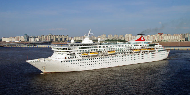 Balmoral at St Petersburg Cruise Terminal - Photo:  Ian Boyle 27th May 2013