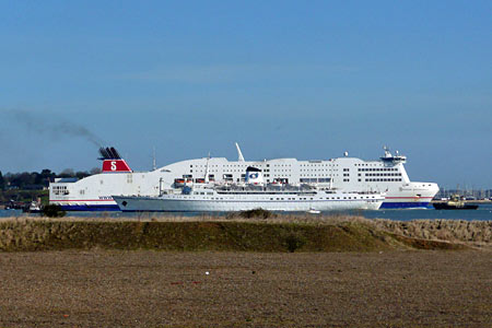 FUNCHAL - Classic International Cruises -  Photo: © Ian Boyle, 14th April 2008 - Simplon Postcards - www.simplonpc.co.uk