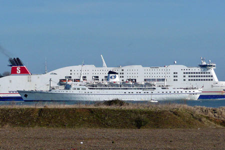 FUNCHAL - Classic International Cruises -  Photo: © Ian Boyle, 14th April 2008 - Simplon Postcards - www.simplonpc.co.uk